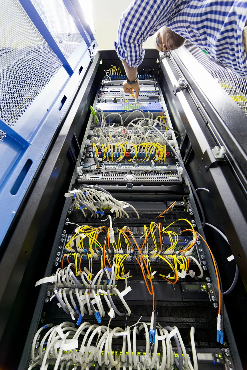Prace operatorskie przy infrastrukturze telekomunikacyjnej